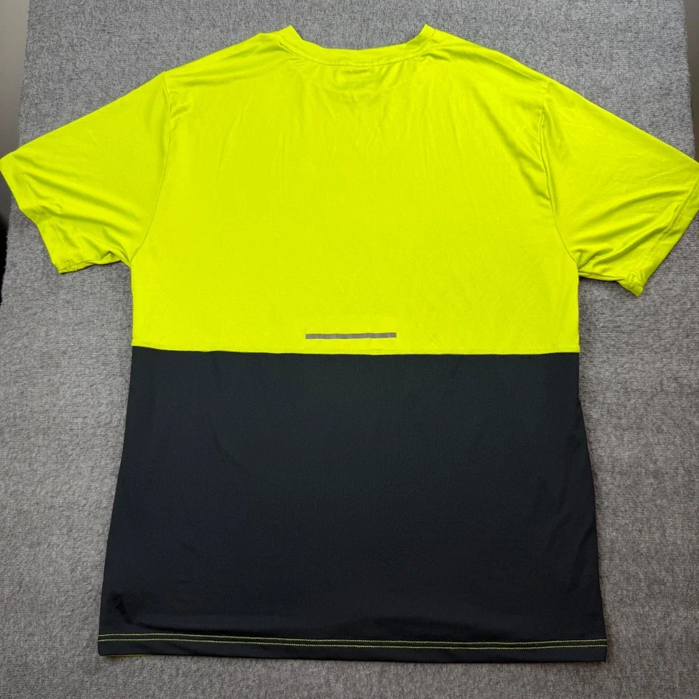 Reebok‎ Graphic T-Shirt Men's Large Yellow Black Colorblock Activewear Top